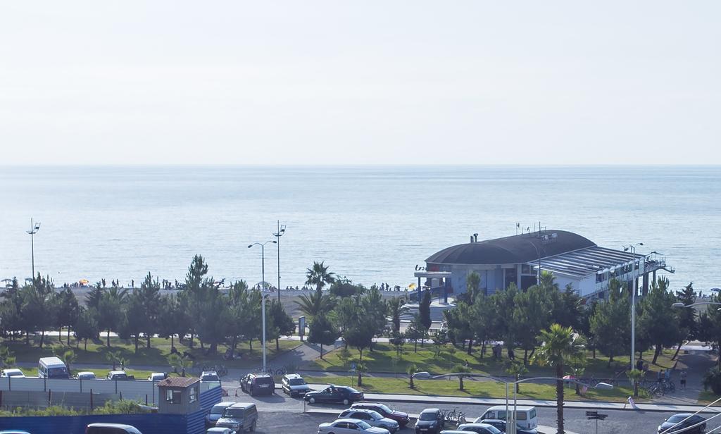 Batumi City Center Apartment Екстериор снимка